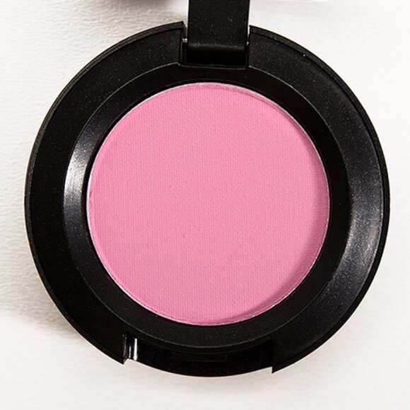 MAC Eye Shadow ~ Silly ~ (Frost) - Picture 1 of 1